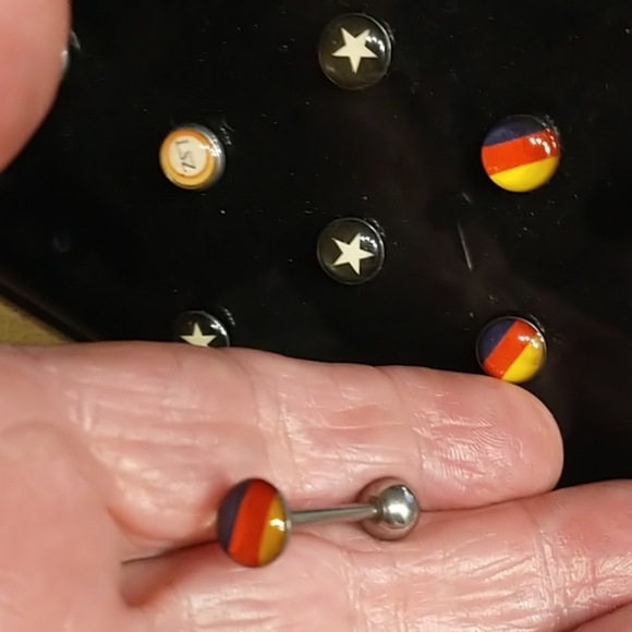 NWOT 14 Gauge German Flag Tongue Barbell - Picture 2 of 2